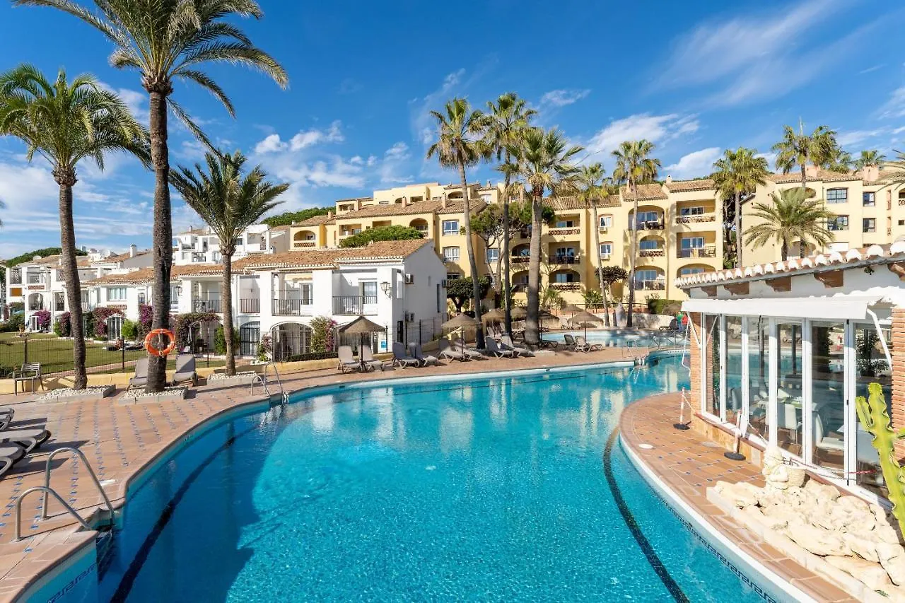Vakantiehuis Dona Lola Sandra - Cozy Beach Front House With Open Sea Views Located In Calahonda Only Few Minutes Away From Marbella - Costa Del Sol Cs111 Sitio de Calahonda Spanje