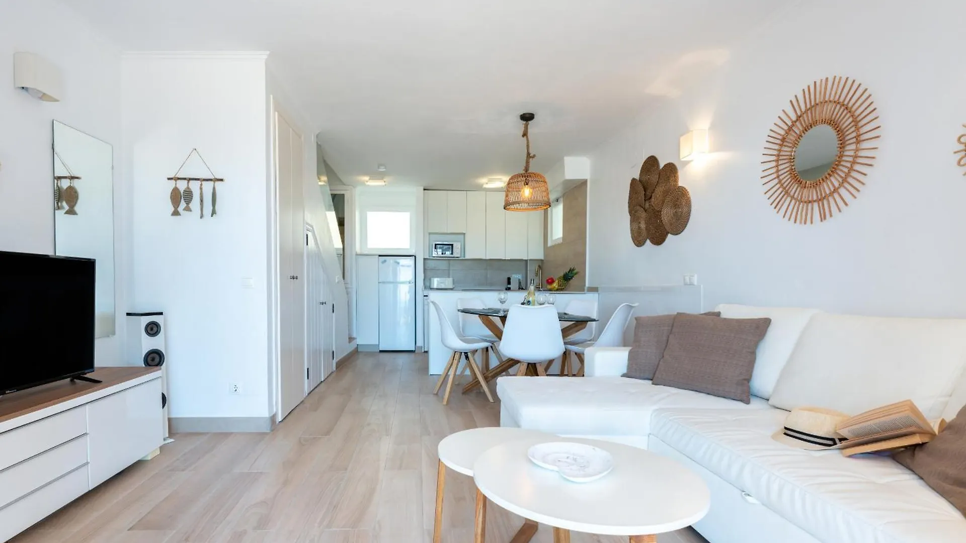 Dona Lola Sandra - Cozy Beach Front House With Open Sea Views Located In Calahonda Only Few Minutes Away From Marbella - Costa Del Sol Cs111 Sitio de Calahonda 0*,