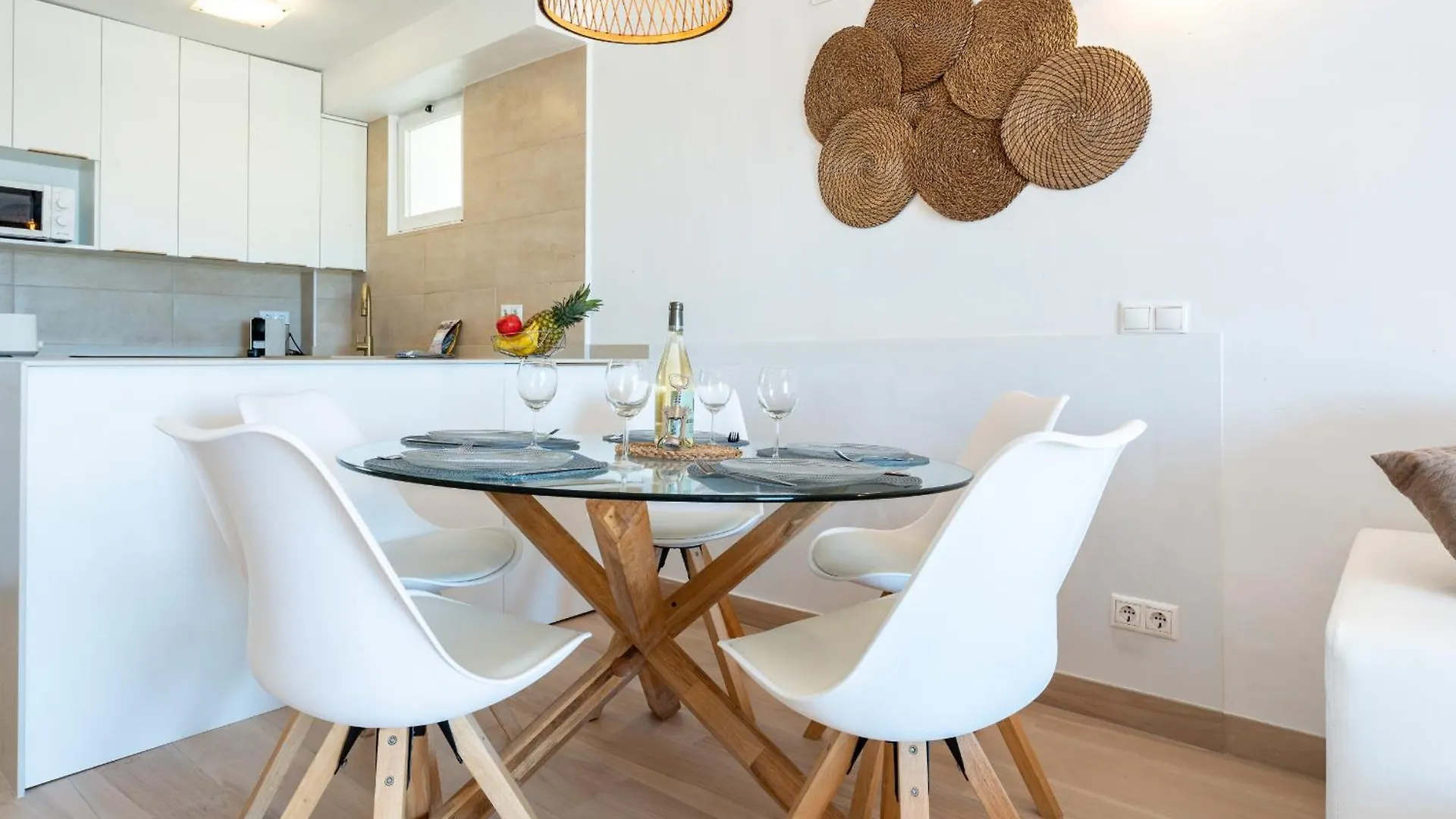 펜션 Dona Lola Sandra - Cozy Beach Front House With Open Sea Views Located In Calahonda Only Few Minutes Away From Marbella - Costa Del Sol Cs111 Sitio de Calahonda